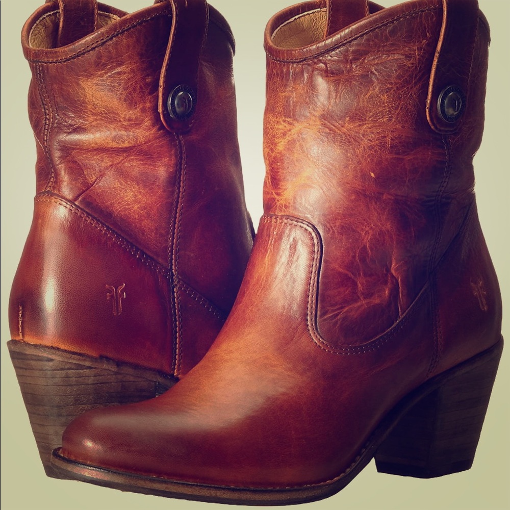 Frye Jackie Button Boot Congac